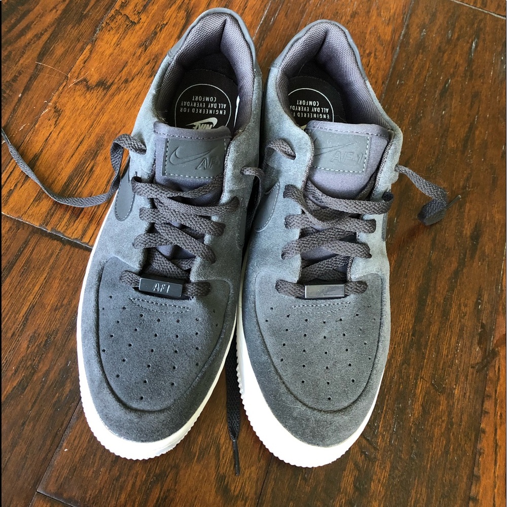 NIKE Air Force 1- NEVER BEEN WORN